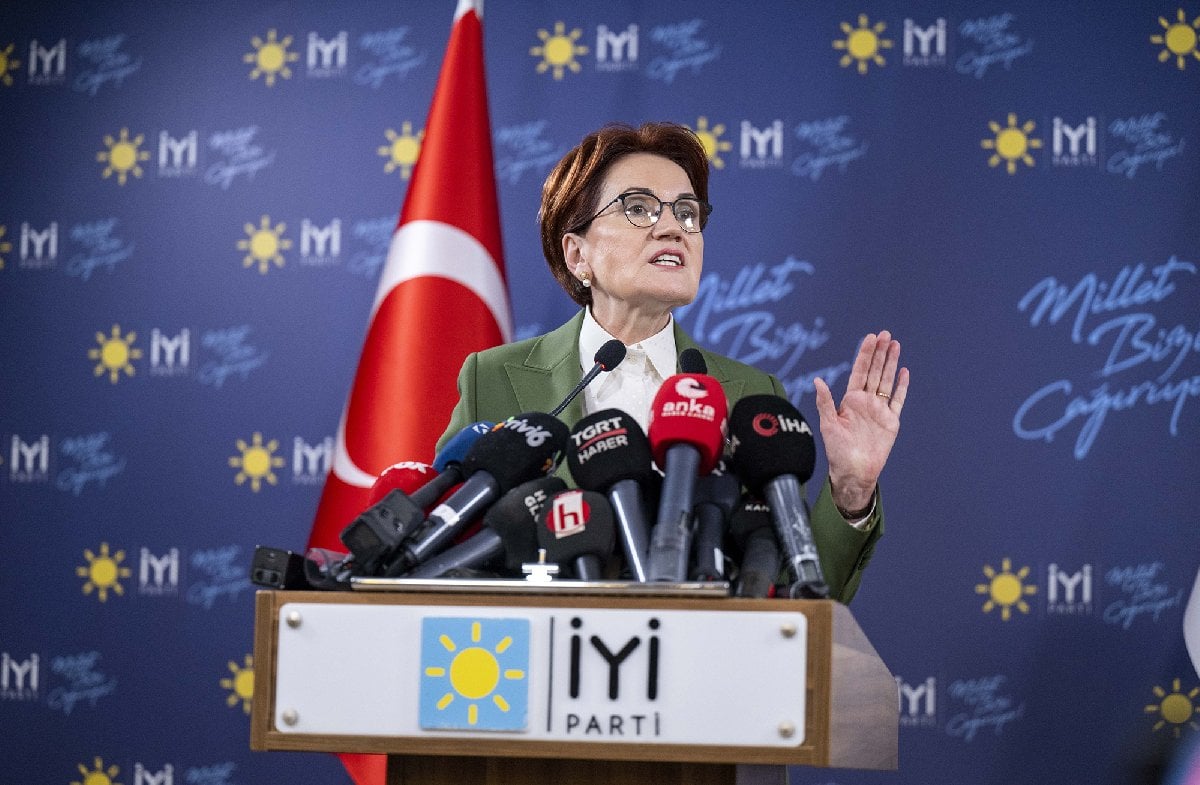 bulentgrsy's tweet photo. Soru şu: 1 sene boyunca "kazanacak aday" kavramını ortaya atıp Kılıçdaroğlu'na "kazanamayacak aday" damgası vurulmasaydı, Ekrem İmamoğlu ve Mansur Yavaş'ın adı sürekli gündemde tutulmasaydı, masadan kalkılıp ortalık dağıtılmasaydı eksik kalan 1 milyon 165 bin oy daha alınarak cumhurbaşkanlığı seçimi %50'nin üzerinde oyla kazanılamaz mıydı?

@herkesicinCHP
@kilicdarogluk 
@meral_aksener