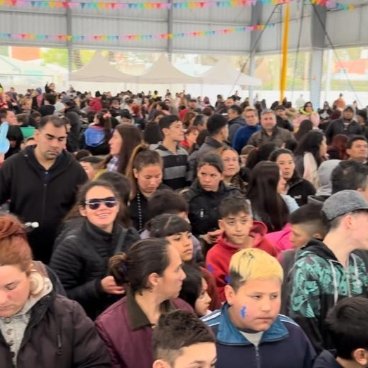 PacEducativo's tweet photo. ¡Reviví con estas imágenes el emocionante y multitudinario festejo del Día de la Niñez en Pilar! Disfrutamos de juegos, sorteos y mucha diversión en el Club Municipal de Del Viso. Gracias a todos por sumarse. @municipiopilar @federicoachaval #DíaDeLaNiñez #MunicipioDePilar https://t.co/FYSW61Ffjs