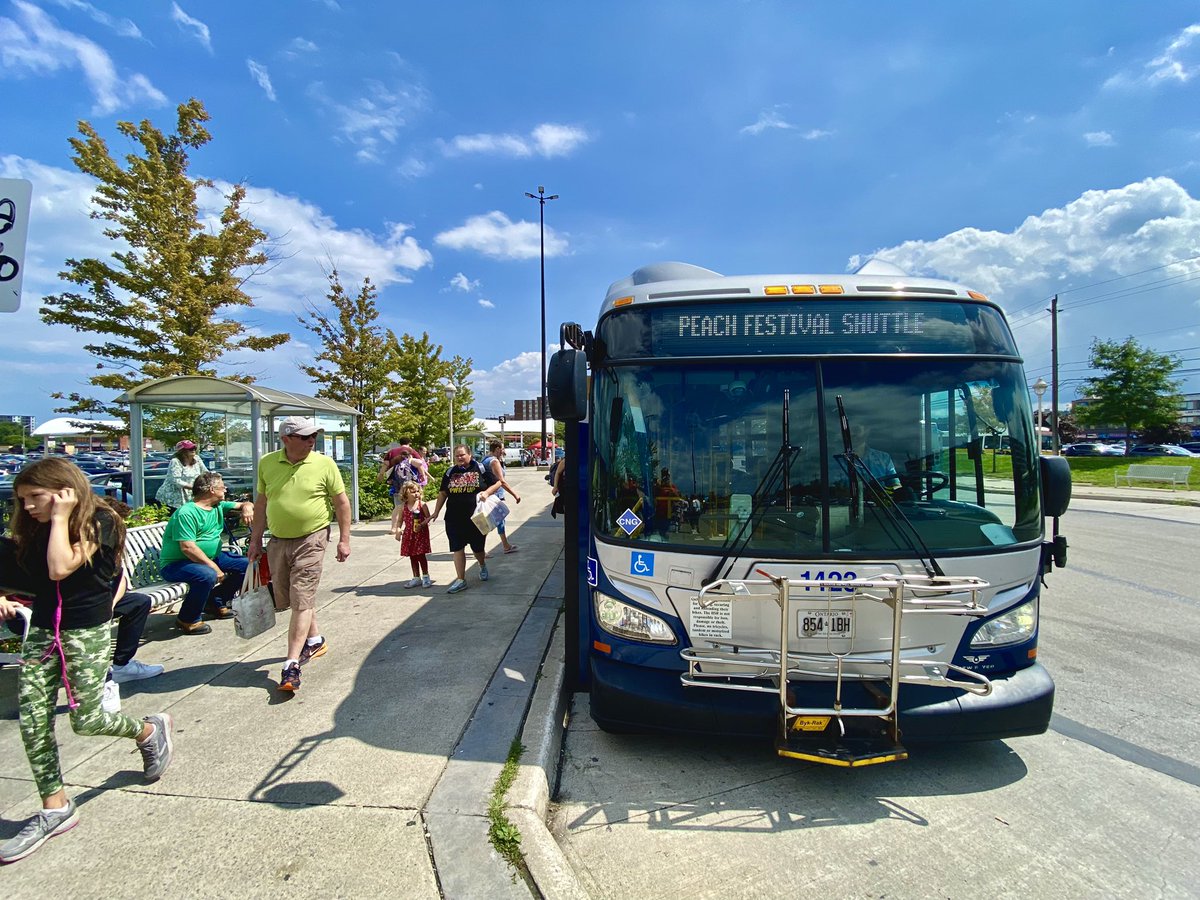 Thanks <a href="/hsr/">Hamilton Street Railway</a> for the lift to the <a href="/WinonaPeachFest/">WinonaPeachFest</a> today. Awesome frequency, locations and service. 👏👏👏