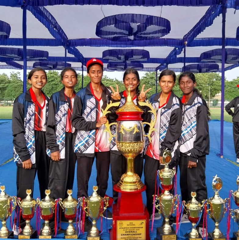 jnvpalakkad's tweet photo. JNV Palakkad dazzled at the National Athletics meet,clinching an impressive haul of 10 Golds, 5 Silver, and 2 Bronze medals. Hats off to the dynamic participants and the motivating PETs Sri Santhosh Kumar Yadav and Smt.Sunita.@CommissionerNVS @NVSHqNoida @NvsHyd @TGopalakrishana https://t.co/nvUtk4OJ3W