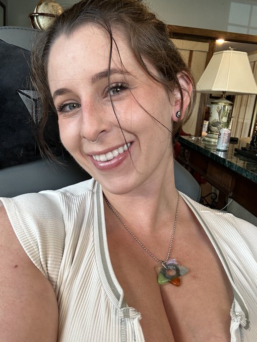 Wearing makeup for the first time in awhile https://t.co/abpgVZALMN<a href="/tag/halloween"class="tags"><span>#halloween</span></a><a href="/tag/fembot"class="tags"><span>#fembot</span></a><a href="/tag/include"class="tags"><span>#include</span></a>