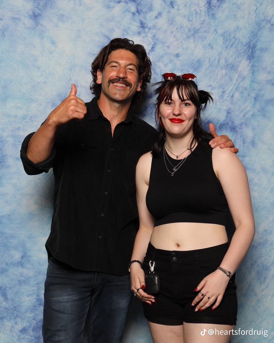 sosupercass's tweet photo. bestie met charlie and jon 🫶🏼(heartsfordruig on TT) https://t.co/79TG8APDAJ