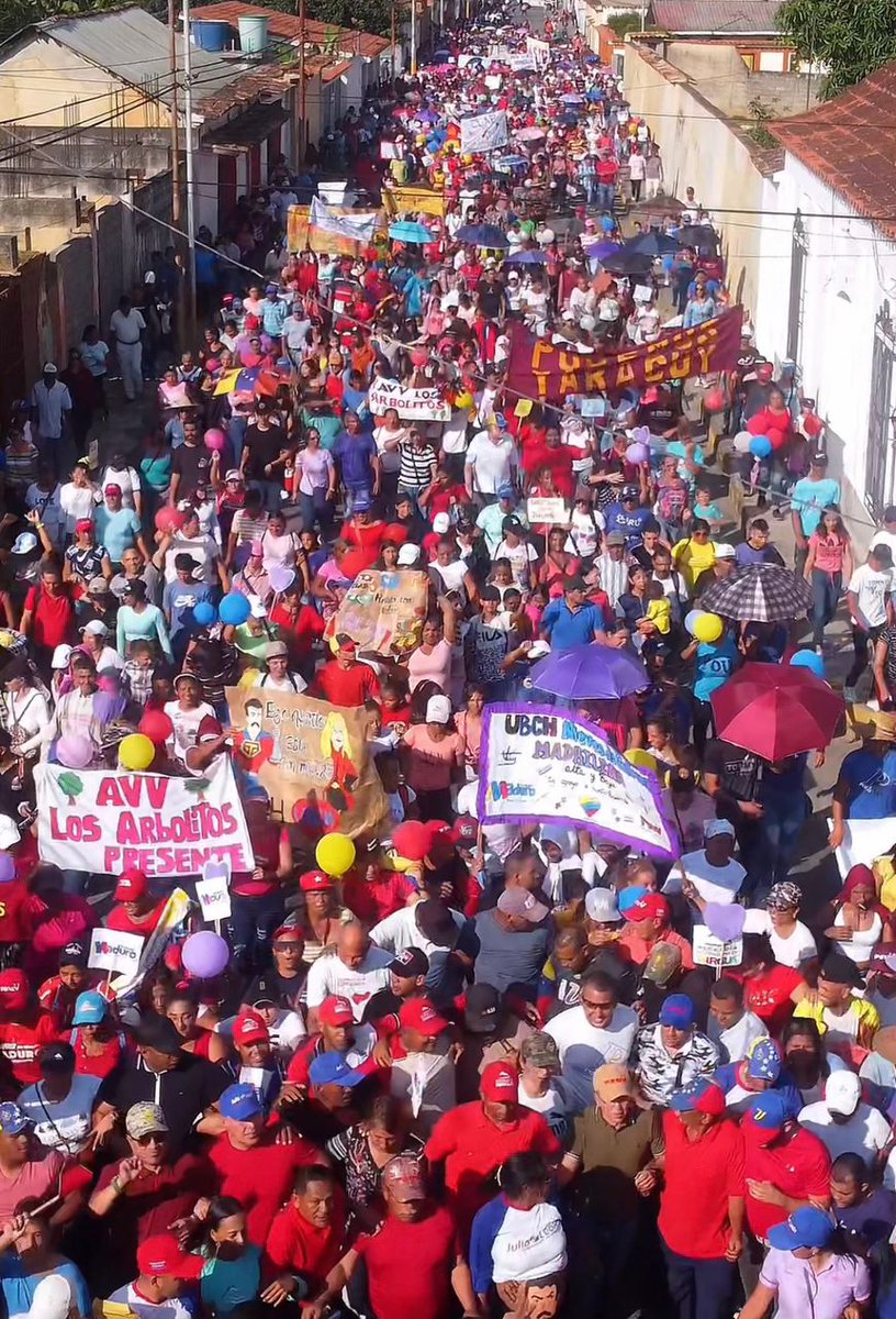 Verdaderamente tenemos un Pueblo democrático y socialista. Pura gente luchadora, humanista y de Paz. El pueblo de Nirgua en el estado Yaracuy ha demostrado el sentir revolucionario de nuestro Libertador Simón Bolívar y del Comandante Hugo Rafael Chávez Frías. ¡Impresionante!