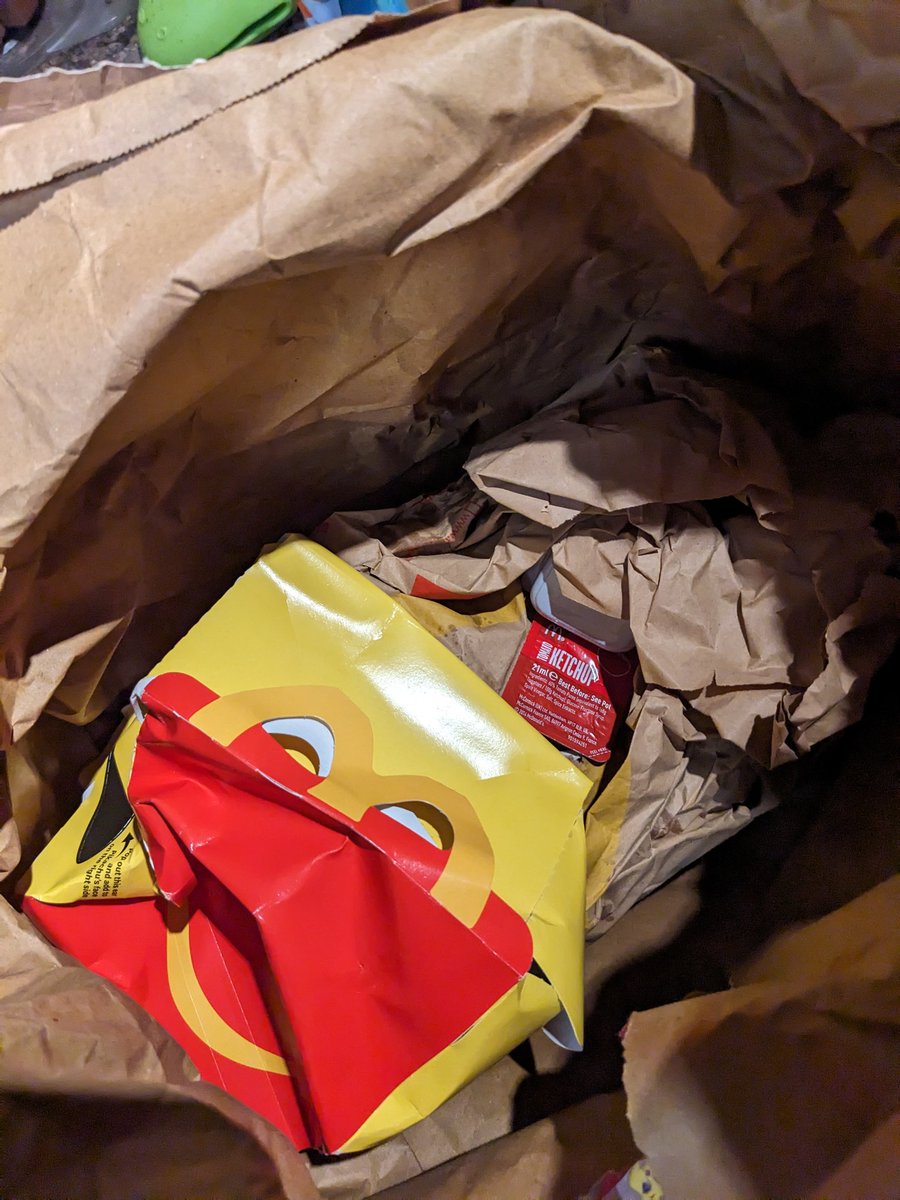 Wow, <a href="/JustEatUK/">Just Eat UK</a> have excelled themselves today with their delivery of our kids Saturday night McDonalds treat. Think you need drivers with bigger panniers / more common sense #justeatuk #justeat #mcdonalds