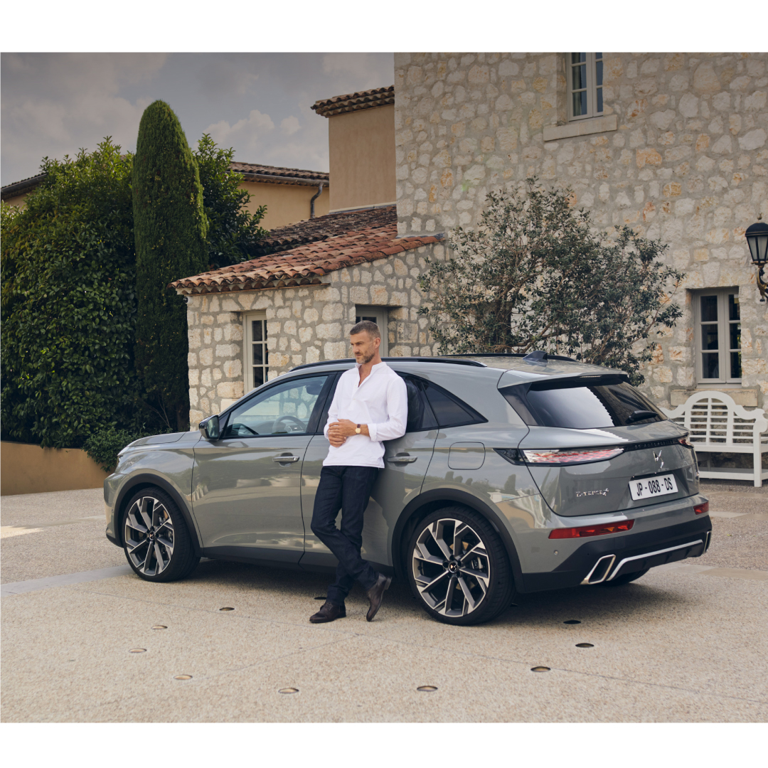 DS_Chile's tweet photo. L’ art de vivre no tiene límites si vas junto al #NewDS7, un modelo que encanta a la vista y hace vibrar todos tus sentidos, como si fijaras tu vista en La Gioconda, una obra pictórica de Da Vinci.
New DS 7, refinement is a journey.
#dschile #dsautomobileschile https://t.co/99MJDnef1Q