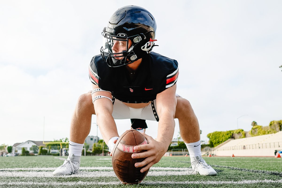 DavidFrerker's tweet photo. Did a mini photoshoot with the @LJHSVIKINGFB long snapper prior to yesterday's game. Was testing out the new RF 16mm 2.8. Nice lens. https://t.co/2KD2flQopM