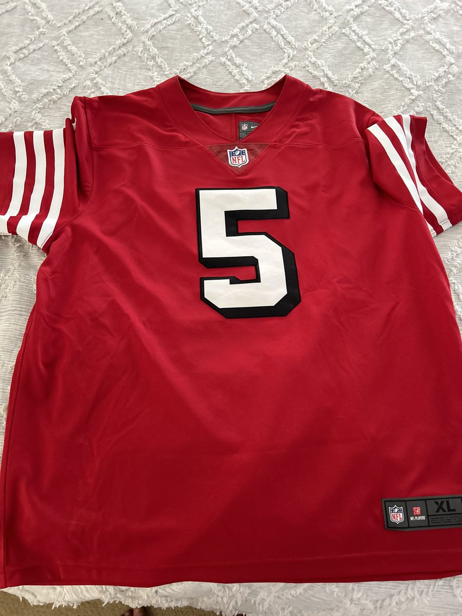 benpando's tweet photo. @49ers @JohnLynch49ers you guys owe me money for this jersey I bought last year! Even @treylance09 got more games than this was worn!!!! https://t.co/wDwhViF90c