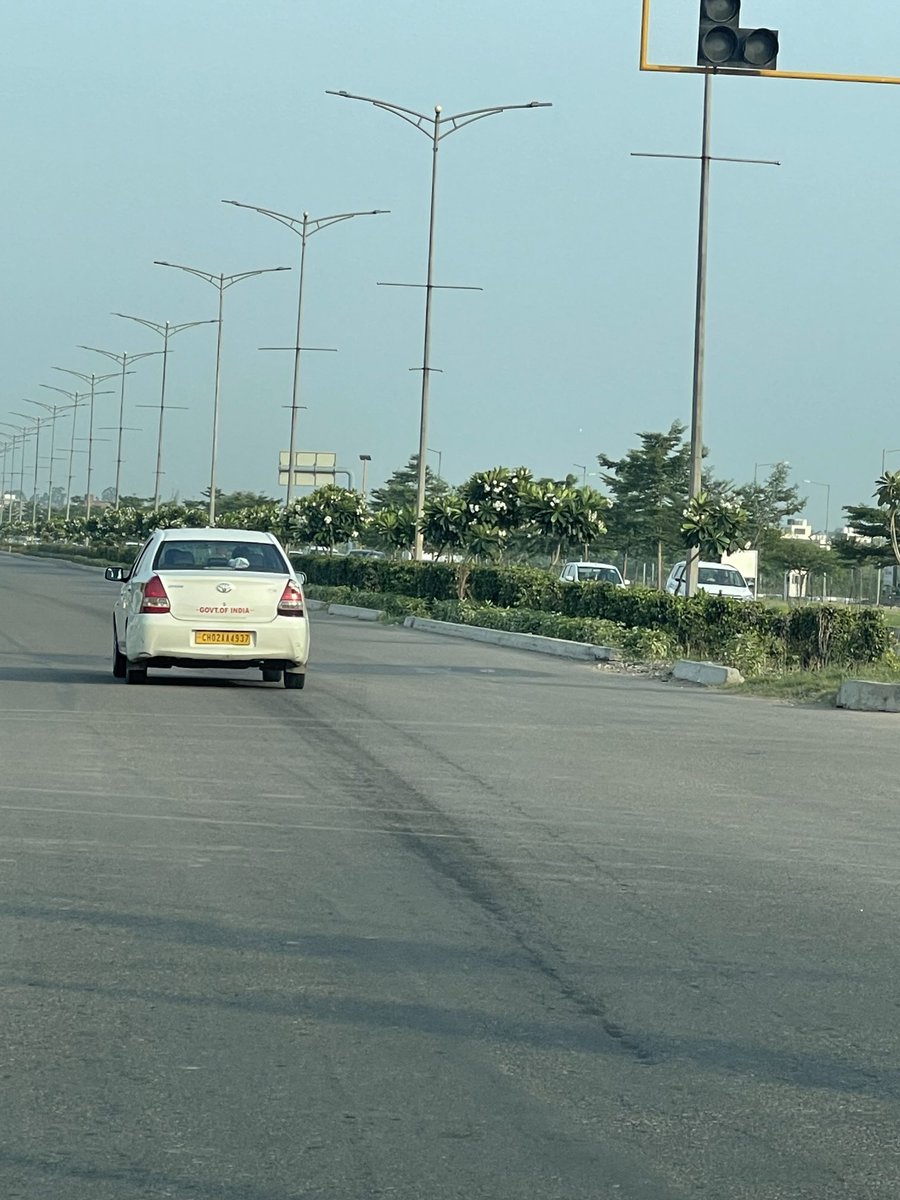ltcdrsaurav's tweet photo. The traffic rules are being violated by everyone, and the saddest part is the vehicles plying with GOI insignia.The traffic situation in Punjab needs to be focused.A common  man would be fined for this offence, undue advantage of driving official vehicles #Trafficpunjab https://t.co/ojWynyRNUp