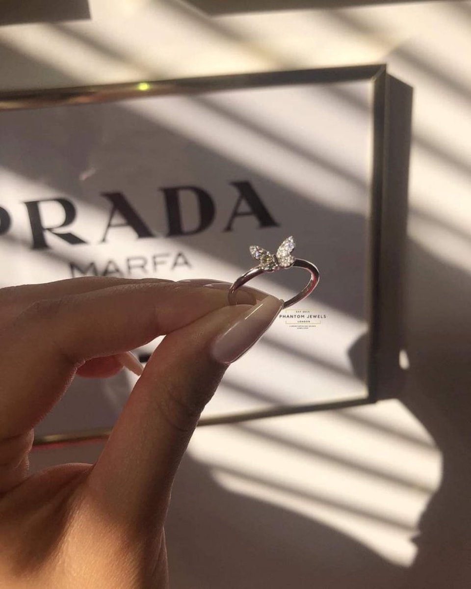 delicate butterfly ring 💍