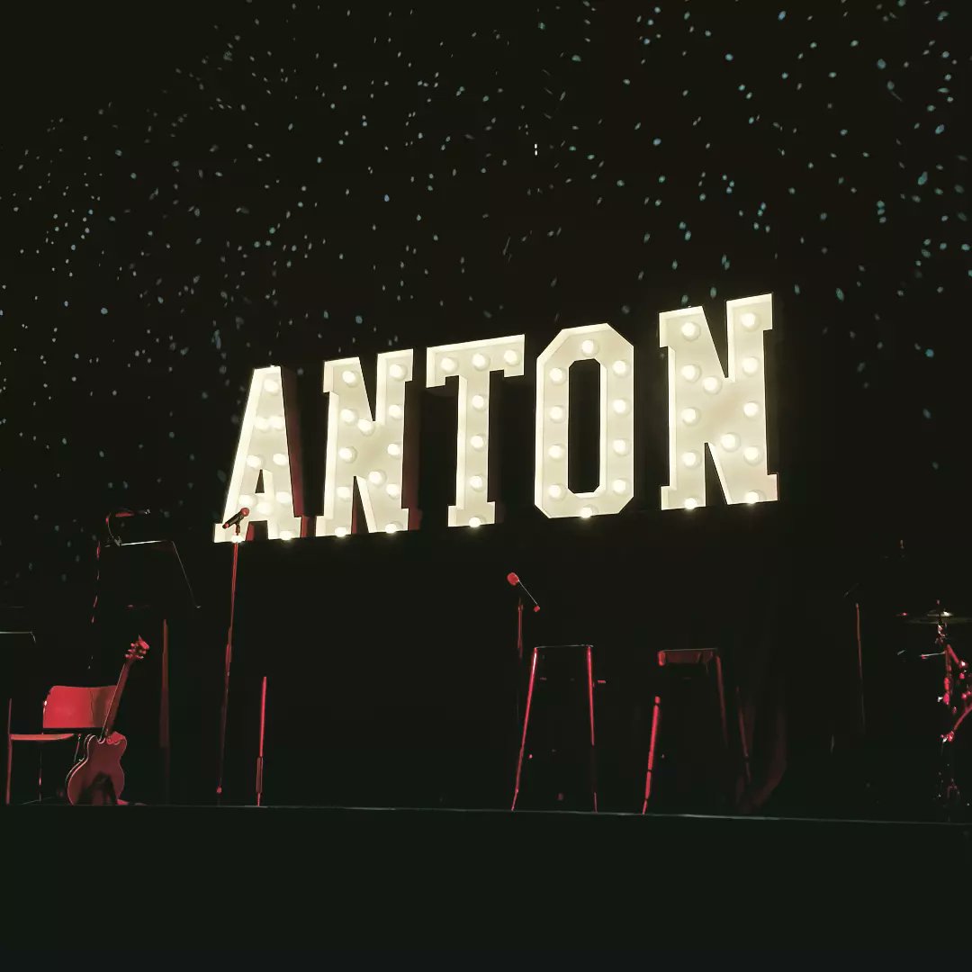joannadakers's tweet photo. Brilliant day with Mum & Dad in Edinburgh, where we went to see An Aftertoon with Anton Du Beke and Friends, starting the amazing & talented @TheAntonDuBeke & @lanceellington.
Spectacular performance and true showmen!!!
#edinburghfringe #antondubeke #lanceellington https://t.co/aSdGEgpf8h