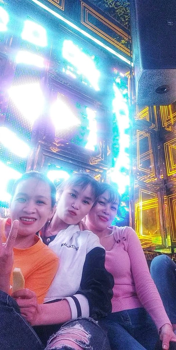 Vlog83's tweet photo. Em vẫn còn đi khách khu vực visip sơn tịnh Quảng ngãi nhé mn, ngay đèn xanh đỏ cổng khu công nghiệp ạ , sđt 0963433269 0763226774. https://t.co/KxNis9nUlX