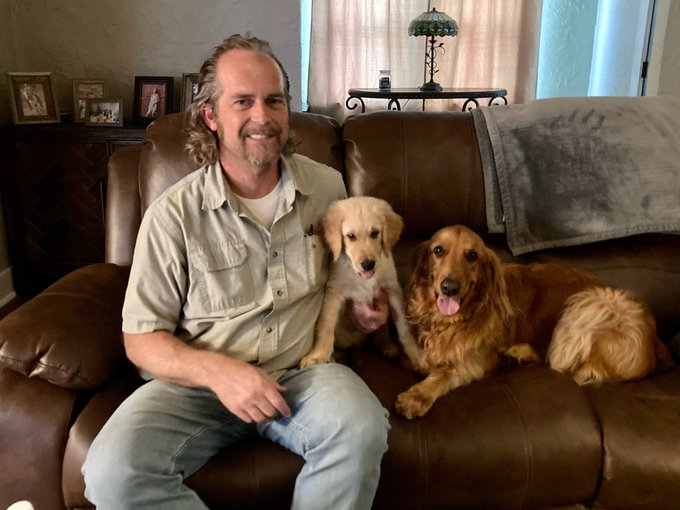 #happynationaldogday 🐾  Jimbo with #lucythegoldenretriever &amp;  #charliethagoldenboy 🐕   📸 by my Mom ❤️  #goldenretriever<a href="/tag/happynationaldogday"class="tags">#happynationaldogday</a><a href="/tag/lucythegoldenretriever"class="tags">#lucythegoldenretriever</a><a href="/tag/puppy"class="tags"><span>#puppy</span></a><a href="/tag/nationaldogday"class="tags"><span>#nationaldogday</span></a><a href="/tag/goldenretriever"class="tags"><span>#goldenretriever</span></a><a href="/tag/dogdad"class="tags"><span>#dogdad</span></a>