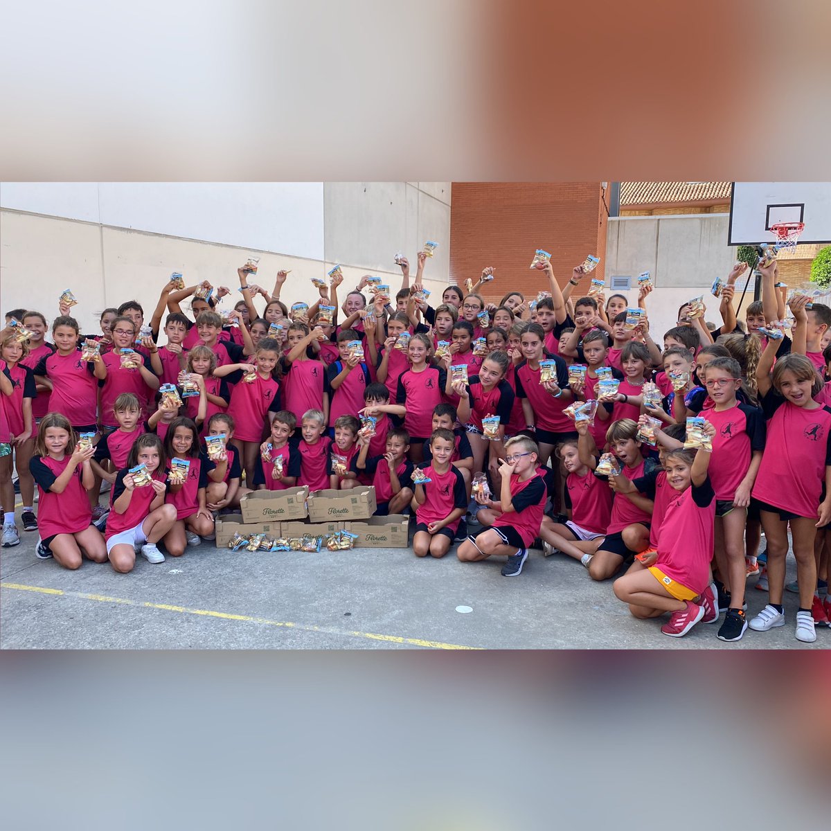 CampusPrade's tweet photo. 📣📣Viernes de almuerzo saludable 🍎🍏
Tenemos que agradecer a @Florette_es por las bolsitas de manzana, estaban buenísimas. 
Muchas gracias 💪🏼🙌🏽
#campusprade #florette https://t.co/uhPSR0bIaO