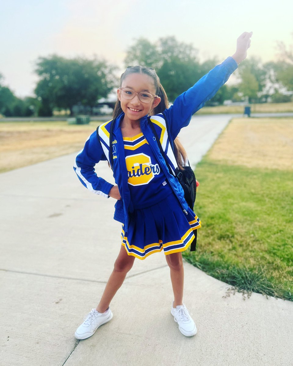 Elisababez's tweet photo. My cheerleader 📣 https://t.co/KnAO64bRlW