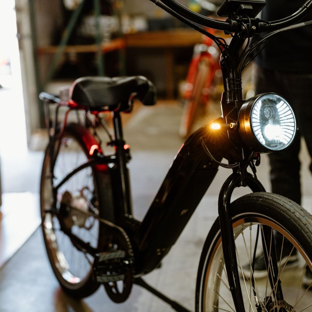 ElectricBikeCo's tweet photo. Thank you, Model E, for lighting up the way and leading us to the adventure this weekend.  

#Ebike #ElectricBikeCompany https://t.co/jCEPbkMn3k