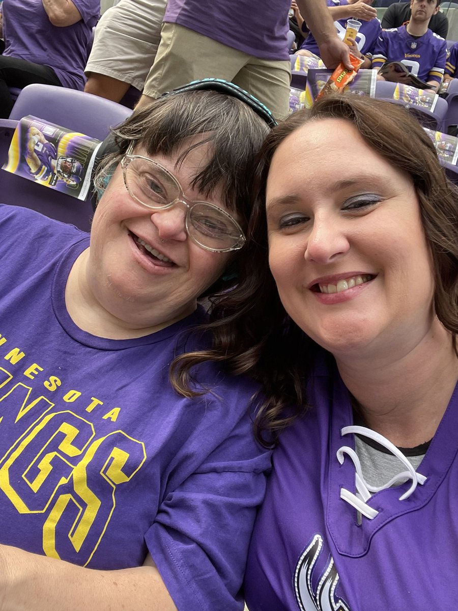 EmmahBee's tweet photo. #Skol let’s go @Vikings https://t.co/vpAMzYXKGy