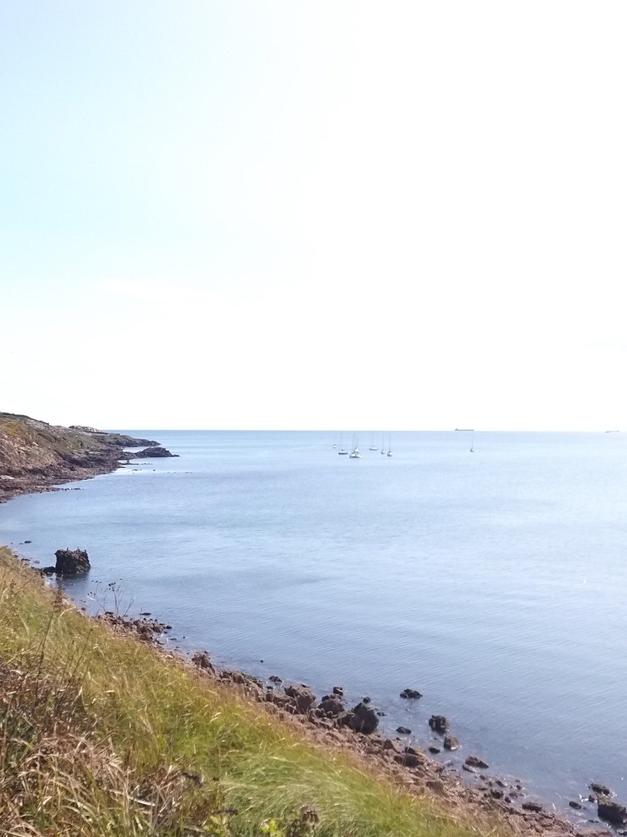 AmbJackieOH's tweet image. Beautiful morning amid the gathering clouds over Dublin Bay at #RedRock. #300daysofwalking