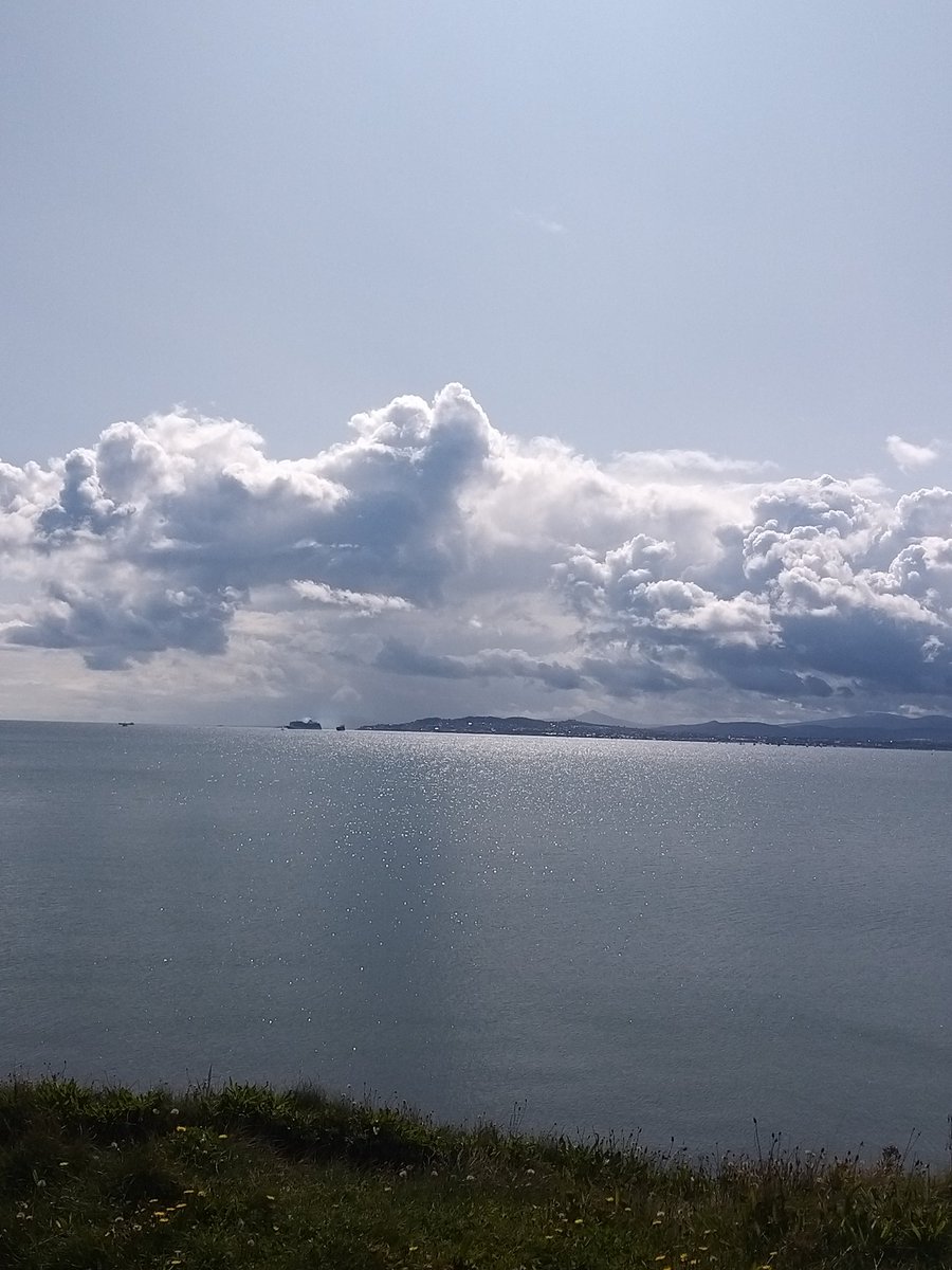 AmbJackieOH's tweet image. Beautiful morning amid the gathering clouds over Dublin Bay at #RedRock. #300daysofwalking