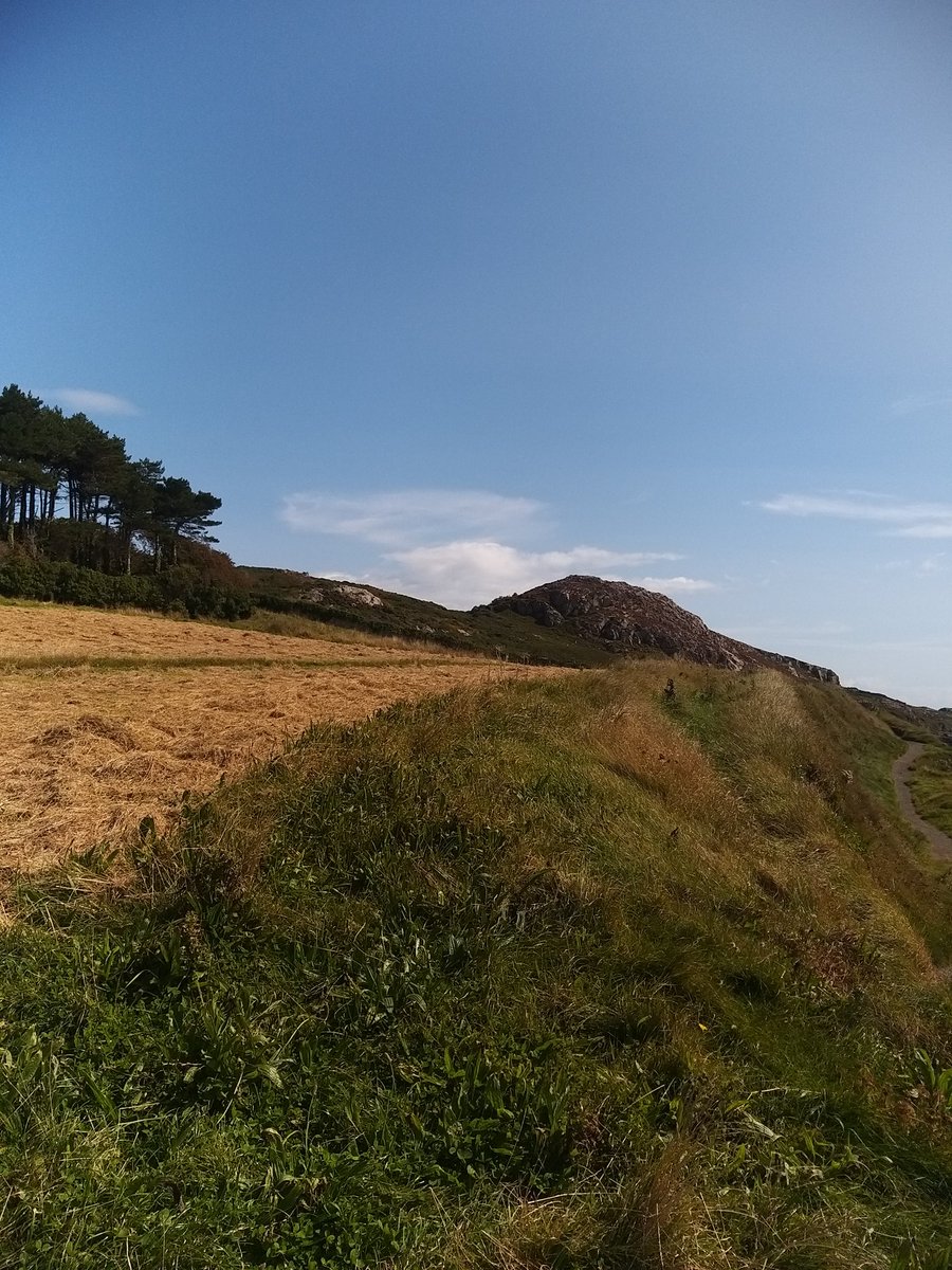 AmbJackieOH's tweet image. Beautiful morning amid the gathering clouds over Dublin Bay at #RedRock. #300daysofwalking