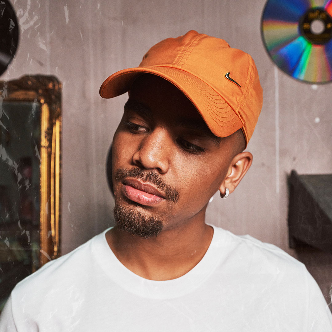 sportsceneSA's tweet photo. From Cape Town to the U.S.A, Spiroh is dominating with his upbeat positivity, kitted out with only the freshest Nike footwear & apparel.
sportscene is the House of Brands. Shop in-store & online on Bash: https://t.co/m94NUWaCfQ
#RecordStoreVibes #StreetwearFinds #Houseofbrands https://t.co/c4ojB7IhzD