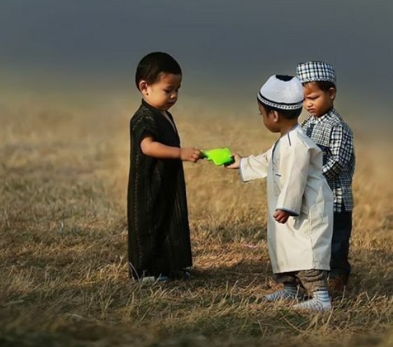 °°
إِذا الْمَرءُ لَمْ يَنْصُرْ أَخَاهُ بِنَفْسِهِ

            لَدَى كُلِّ مَكْرُوهٍ فَلَيْسَ بِصاحِبِ

♡《 عبد الرحمن 》♡