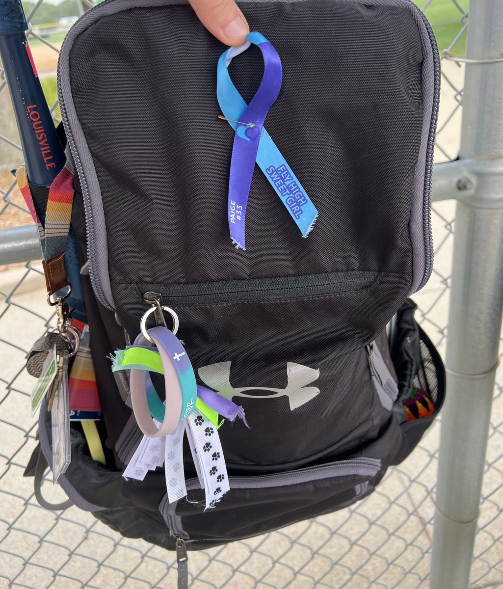 USFCougarsSB's tweet photo. Forever and always playing for Paige💜🩵

You matter, you are loved, and it’s okay to ask for help.

#PlayforPaige33 https://t.co/7w4Ogn5f25
