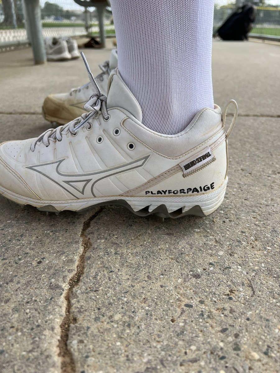 USFCougarsSB's tweet photo. Forever and always playing for Paige💜🩵

You matter, you are loved, and it’s okay to ask for help.

#PlayforPaige33 https://t.co/7w4Ogn5f25