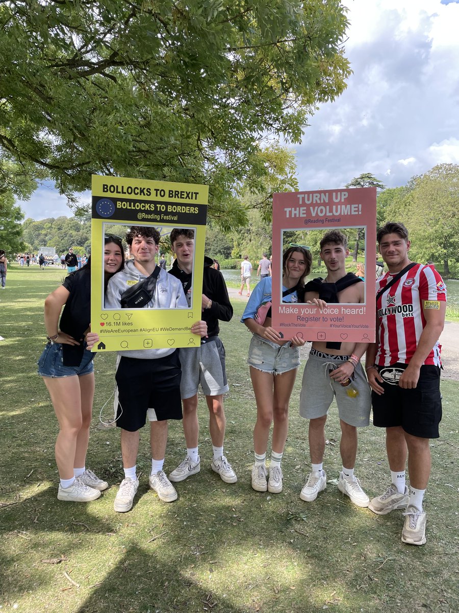 BerkshireforEU's tweet photo. @TheSnuts @OfficialRandL Hi ππ½ @TheSnuts #ReadingFestival is looking forward to welcoming you! @BerkshireforEU's #BollocksToBrexit stickers have been a massive hit. Let us know if you want some up on stage! And don't forget to let your crowds know #BrexitIsBollocks https://t.co/IEm92Q1h0l