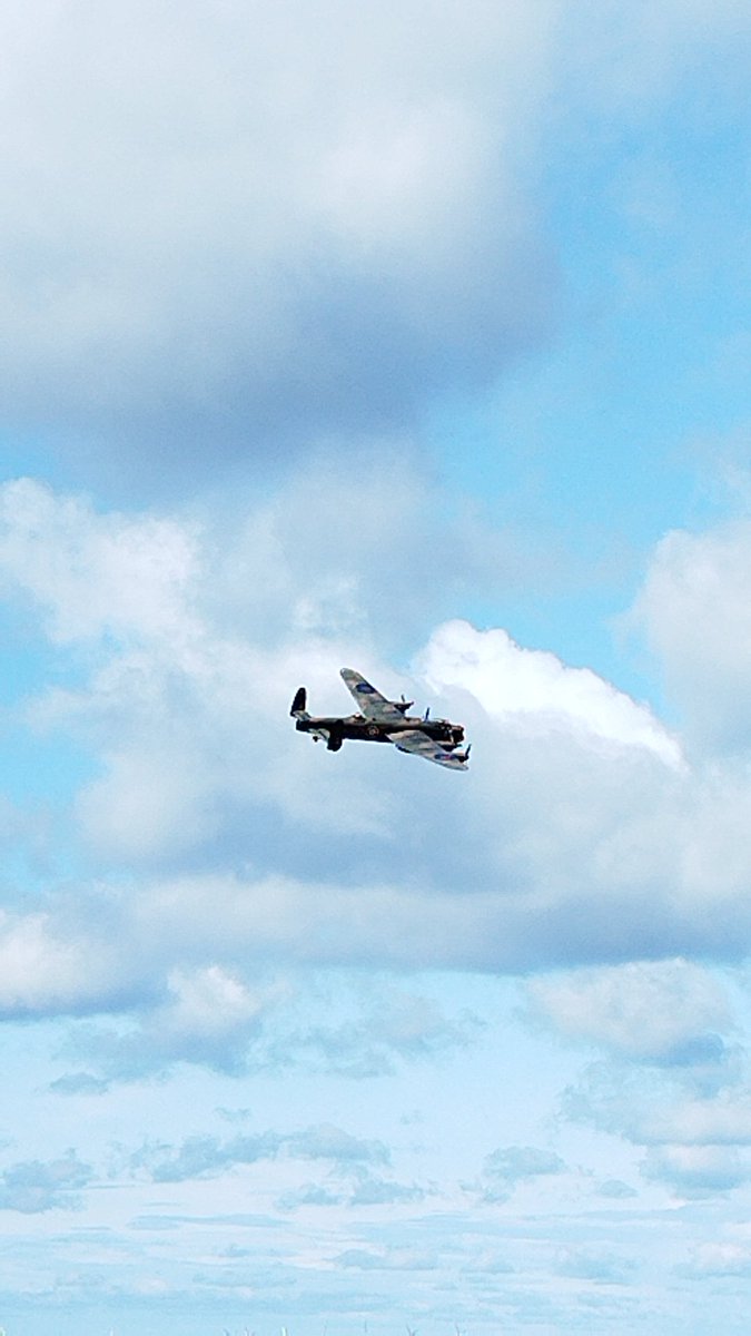 ShaunFarrelly's tweet photo. Other planes in action on day one of the Rhyl Airshow, including Battle of Britain Memorial Flight
#Rhyl #RhylAirShow #Denbighshire #NorthWales #Wales #AirShow #BattleOfBritainMemorialFlight #HarvardPlane #StrikemasterPair #Strikemaster #FaireySwordfish https://t.co/iOXx6wW94r