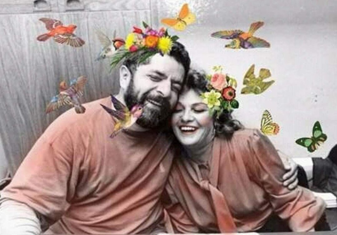 TssiaC's tweet photo. Ela aparecia pouco, não fazia pose de modelo, mas era uma mulher que fazia muito bem para o país e para o marido. Ele seguia passos certos, que saudade da minha amiga Marisa 💐💐💐💐💐 #unica #eterna #marisaleticia https://t.co/7FDJTZ2AuV