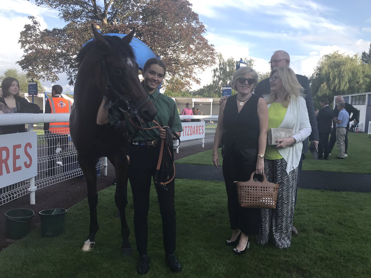 ArmstrongArt's tweet image. Great 2 nd for @whatcomberacing for Hurricane Power @WindsorRaces lovey winners #Middleham ParkRacing @leemottershead @T_J_Carroll @skysportsAlexH @JoshLovesRacing @MargaretKarn @TraceyDoxsey