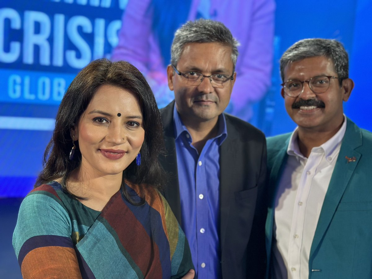 umashankarsingh's tweet photo. हम साथ साथ हैं।
ये तस्वीर आपको कैसी लगी ज़रूर बताइएगा
#NDTVDecodingG20 #NDTVConclave #G20SpecialonNDTV
@GargiRawat @awasthis https://t.co/f6SXsy3yEj
