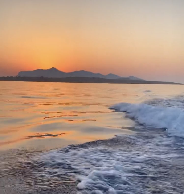 GaspareStabile's tweet photo. Di ritorno dalle #Egadi verso #Marsala #tramonti #chemeraviglia #spettacolodellasicilia #inbarca #giornatamemorabile https://t.co/TRTvhVIcYg