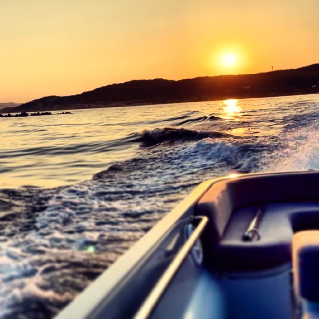 Ga5s's tweet image. golden hour #sardinia .. ⛵️✨
#sunset #spargi #sardegna #luxurylife #sardinien #yachtparty #cerdeña #puestadelsol #goodlife #august #summervibes #italy #goldenhour