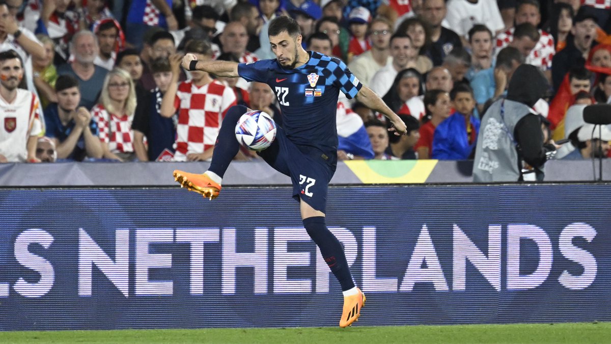 HNS_CFF's tweet photo. Three crosses, three @fcunion goals: #Croatia right-back Josip Juranović puts on a show as Berlin team celebrates a 4:1 win at Darmstadt! 🇭🇷😱 

#Family #Vatreni❤️‍🔥 https://t.co/f7Bai479c6