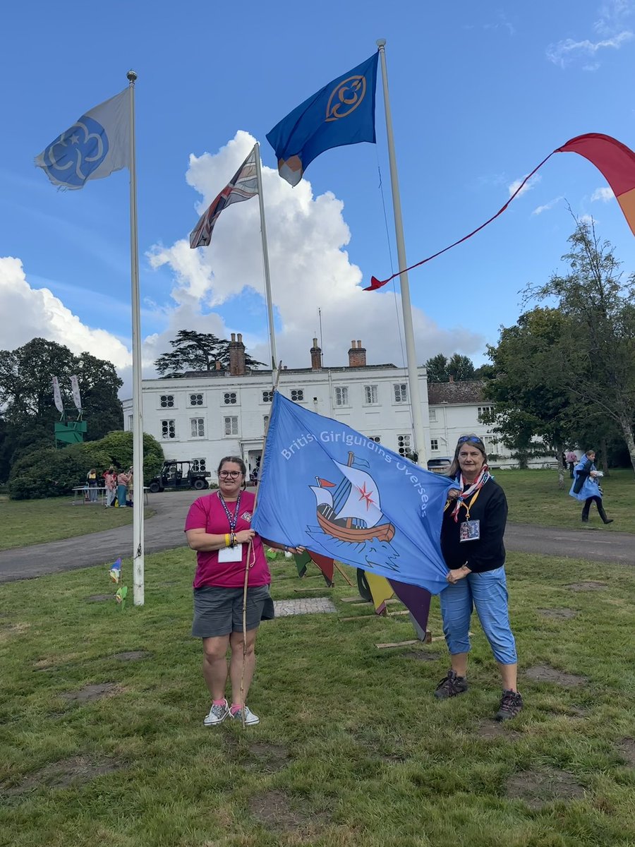 girlguidingbgo's tweet photo. @GirlguidingCEO @Girlguiding @FoxleaseTAC @WaddowHall Love wellies and wristbands!
#sailingwithBGO https://t.co/w0Q8M5pp2y