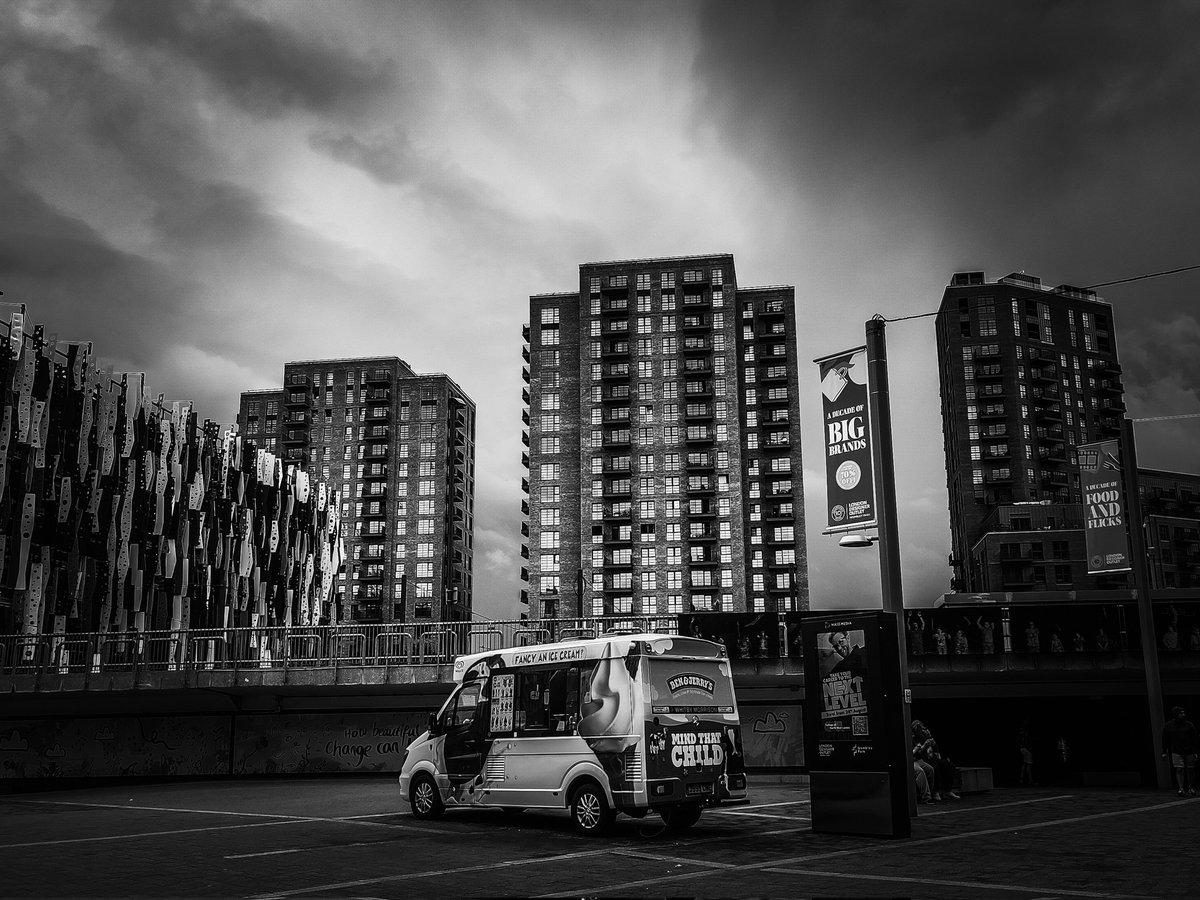 Clouds and Ice Cream 

Do not do much urban shooting, this just took my eye.

#photography #urbanphotography #blackandwhitephotography #monochrome #buildings #urban #landscapephotography #redmi #mobilephotography #icecreamtruck #towerblocks