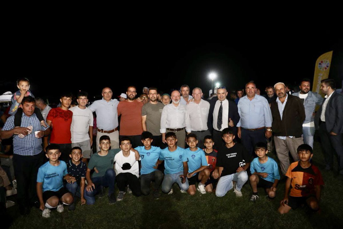 ahmetclkbyrkdr's tweet photo. Ayşen Kaya'nın şarkılarıyla, kıymetli hemşehrilerimizin katılımlarıyla renklenen Yamula Patlıcanı Tanıtım Günü'müze yoğun ilgi gösteren hemşehrilerimize teşekkür ediyorum 😊
🍆 Coğrafi işaretli ürünümüz #Yamula patlıcanı üreten çiftçilerimiz nezdinde tüm çiftçilerimize kolaylıklar diliyorum 😊
#Kayseri #Kocasinan #KocasinanBelediyesi