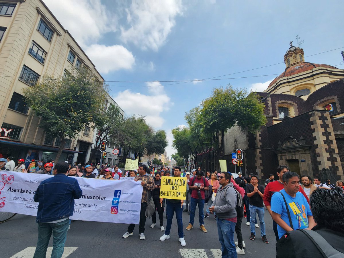 Docentesemiesc's tweet photo. @martibatres Los docentes de #IEMS solicitamos su intervención para que el Instituto cumpla los acuerdos #BasificaciónDignaYa #Educación #DerechosLaborales https://t.co/7l0GHox0EE