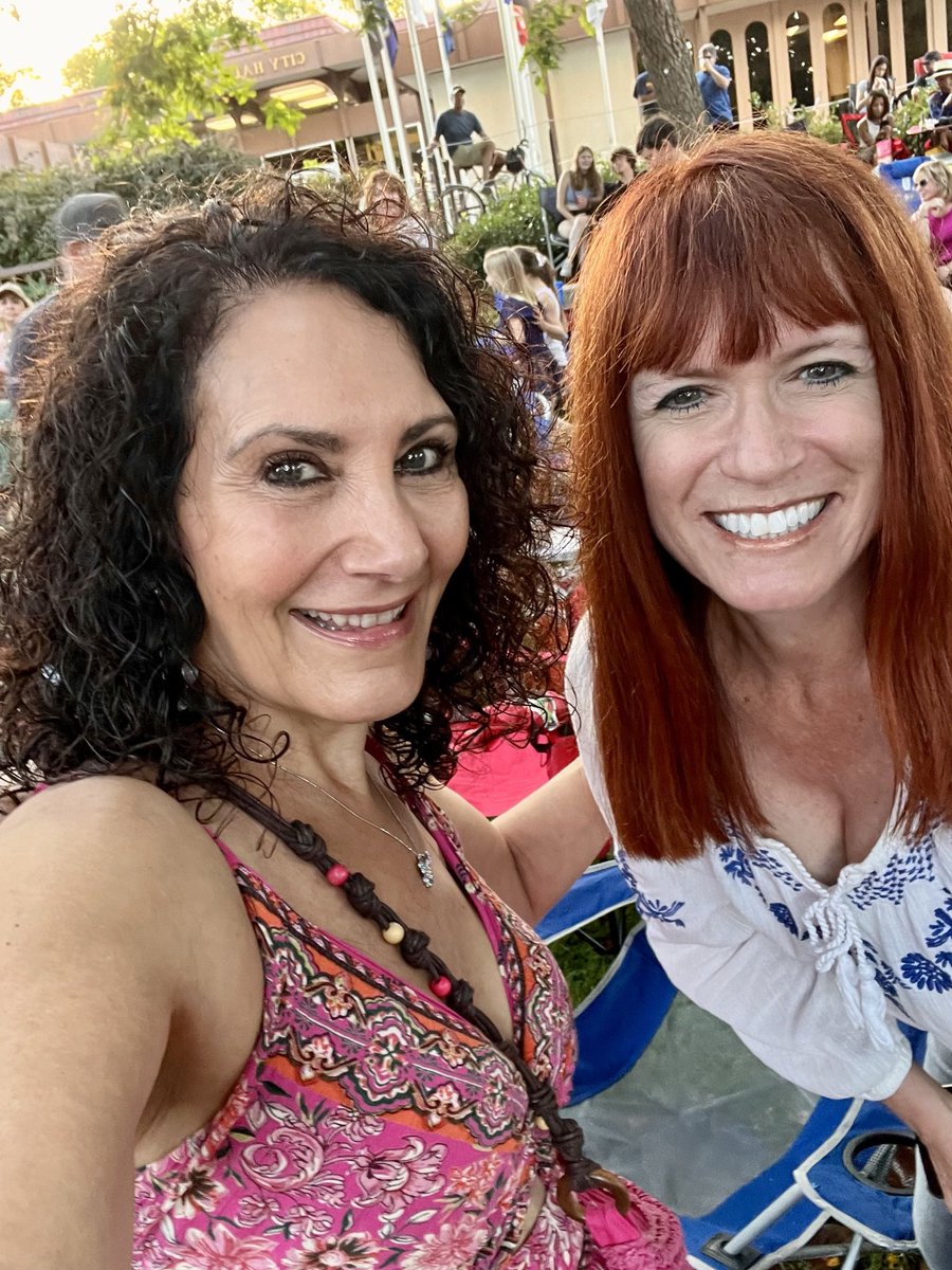 Lisa J. Martin🦋 tweet media
