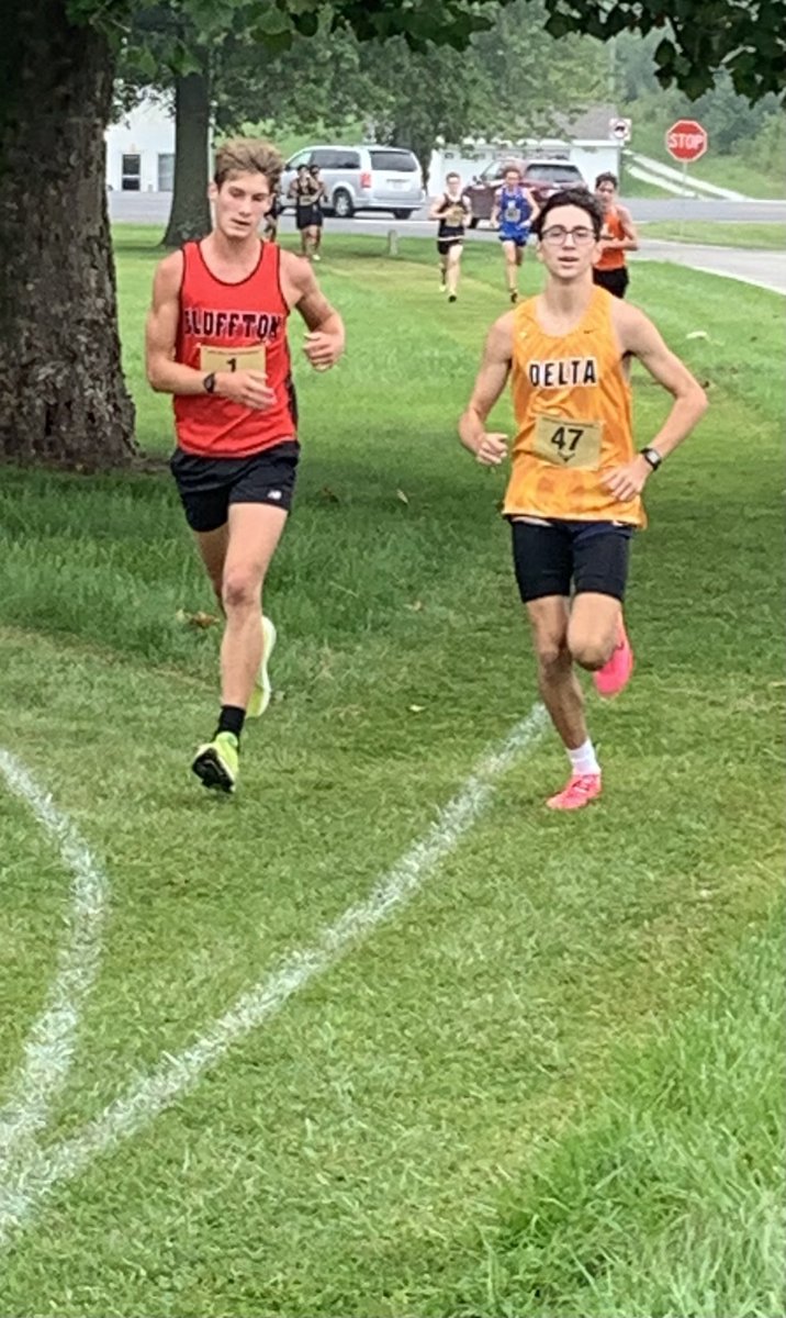 PrinDHS's tweet photo. Some action from this morning’s Oak Hill Invitational boys race. ⁦@DeltaEagles_⁩ ⁦@delcom_schools⁩ https://t.co/YDje7SktqT