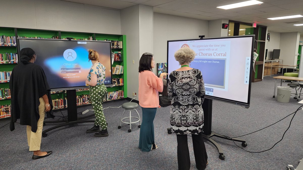 SGettman11's tweet photo. Thanks @ElsikHighSchool, @KennedyCougs, and @ReesStars for inviting me to work with your new and returning teachers learning to use their @GetClearTouch panels. Your teachers and staff are #CTNextLevel welcoming and eager to learn! https://t.co/nLppMA5ozS