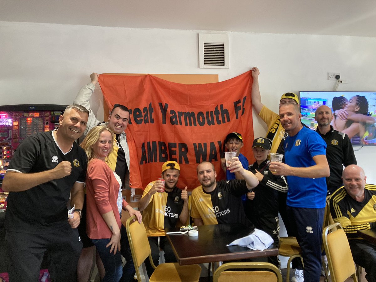 AmberWaveGY's tweet photo. What an amazing group. 

#amberwave 
The youth Amber Wavers 
@The_Bloaters big boys 

We are building an empire 😍 https://t.co/BfifGcflMD