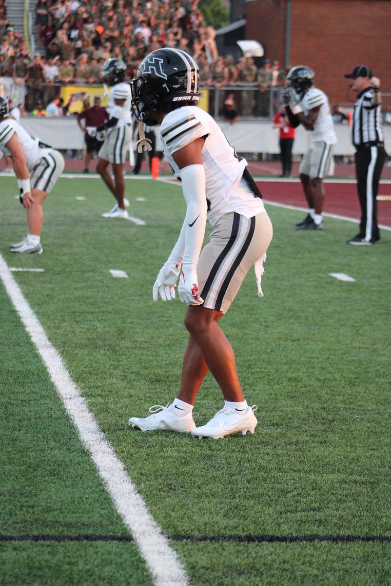 lil_dpatt's tweet photo. Great team win last night !!! I am glad to be able to contribute with a Pick 6 , a pass break up , and few tackles. #beardown @CoachEdwards10 @CoachSing18 @clark_notkent24 @CoachEarly24 @JamarkusWill @RecruitGeorgia @HocoRecruits @CoachRyanAplin @Coach_Treal @Coach_BBailey https://t.co/zvtr8iX4v3