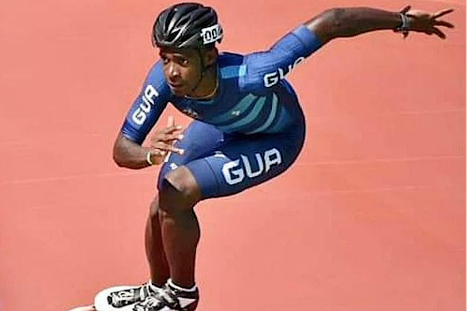 🥇 SE LLEVA EL ORO ⎮ ¡El patinador más veloz! Faberson Bonilla se corona campeón del mundo

El originario de Izabal se llevó la presea máxima en Italia.

Más detalles: bit.ly/3PdgTa9
