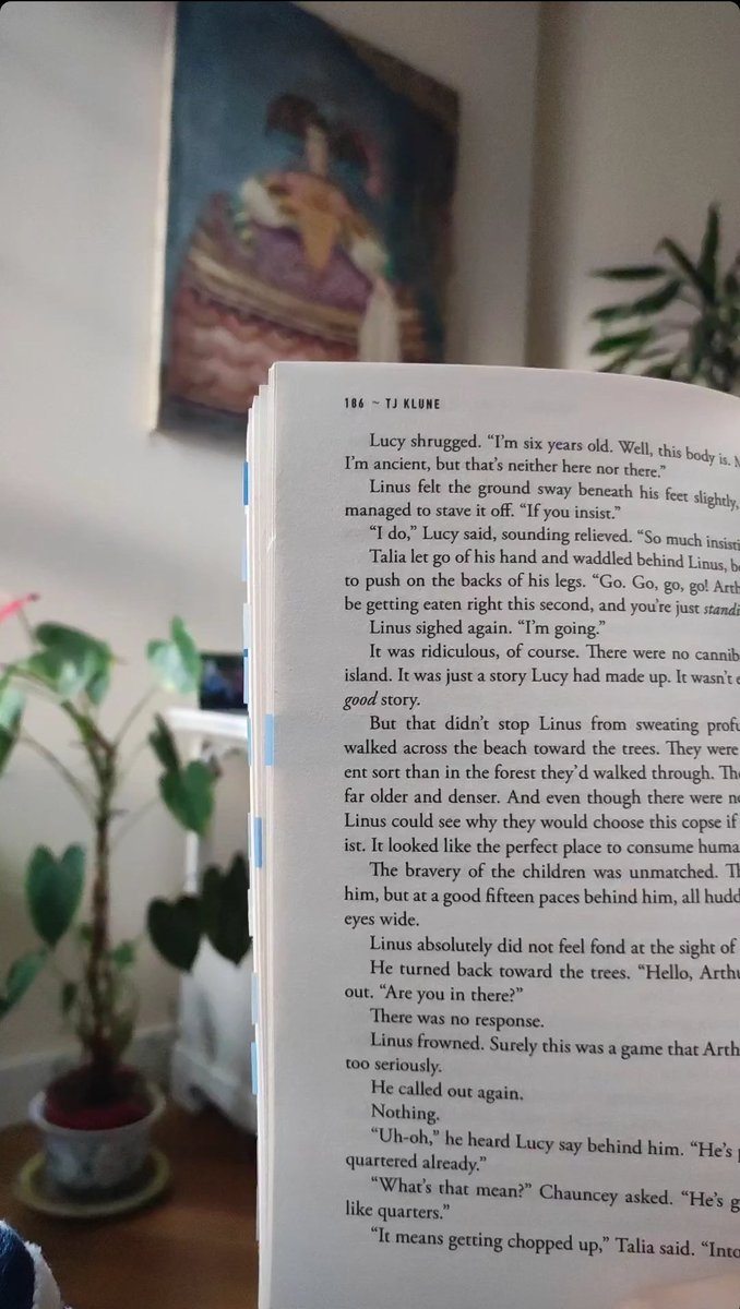 2aura1998's tweet photo. Tarde de lluvia y un buen libro ✨ https://t.co/D2CY6kHujQ