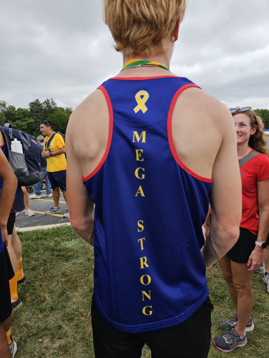 JesseRocha73's tweet photo. Aurora City Meet! Year 15 as an XC official. Extra special this season as the girls varsity race was renamed in honor of the wonderful Megan Sporny. Cancer took her way too soon. #megastrong #childhoodcancer #fuckcancer #wa129 #westisbest https://t.co/ymodtLceFg