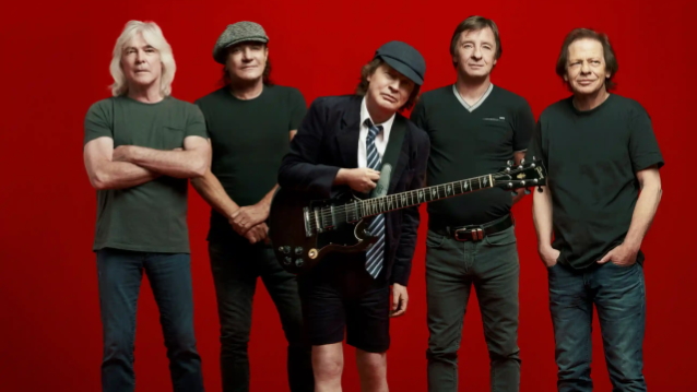 Nevada Governor Wants AC/DC To Play 2024 SUPER BOWL In Las Vegas blabbermouth.net/news/nevada-go…