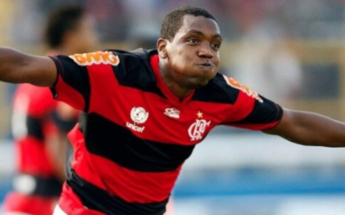 aNIMEfla's tweet photo. Escolha um pra ter ganho uma Libertadores pelo Flamengo: https://t.co/FAcbZdIlnq