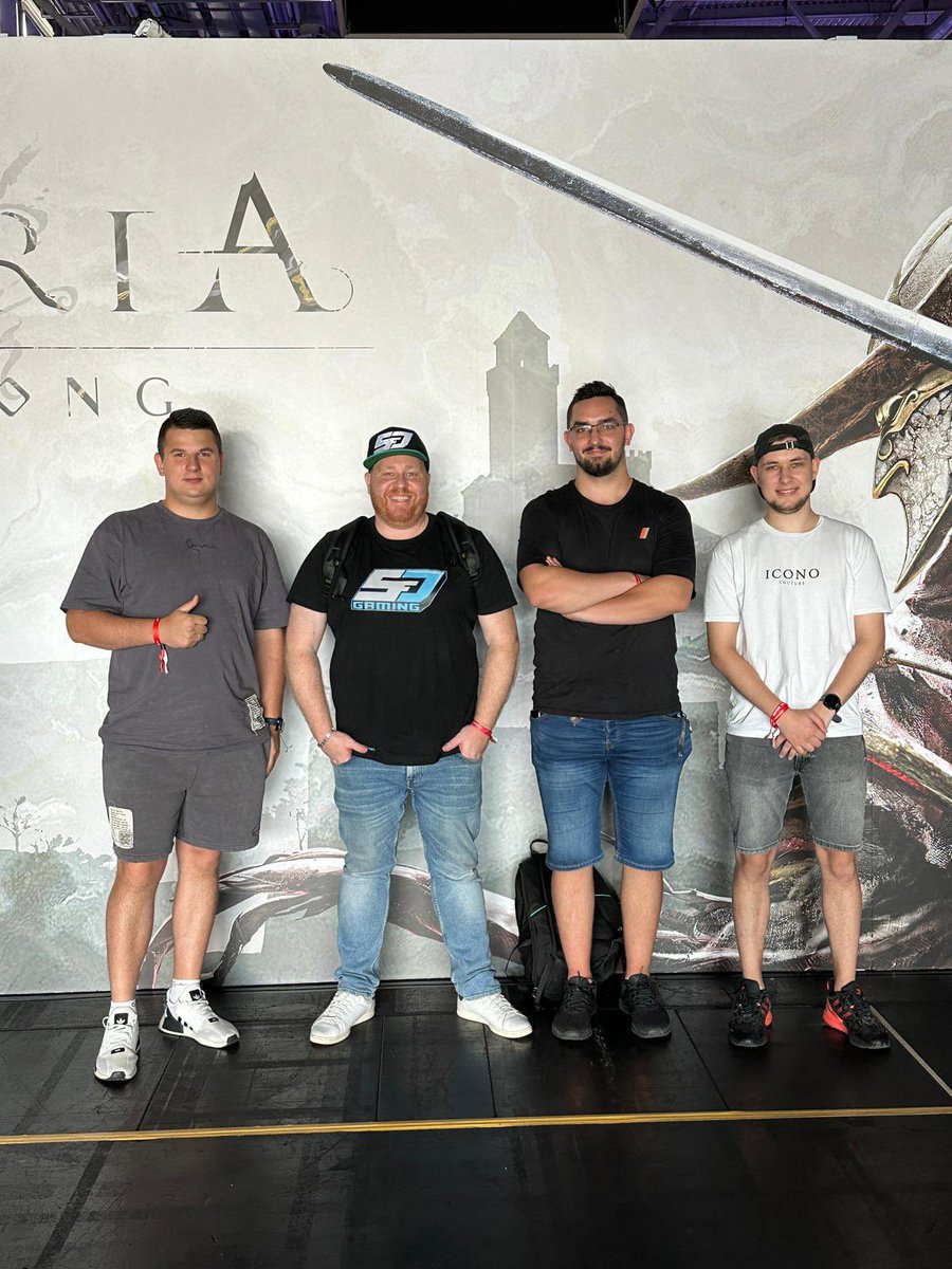 Shizzo82's tweet photo. R6 Manger von @SFDGaming mit einigen Jungs aus den beiden R6 Siege Teams 👀 @qBuLLZz @yProximaNOVA @ChrisK039
 Gamescom war auch dieses Jahr spannend und sehr intressant….

#Contentcreater #SFDGaming #Gaming  #gamescom2023  #RainbowSixSiege https://t.co/CMyJyLT0Xd